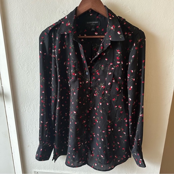 Banana Republic Factory Womens’s Black Shirt with Red Floral print EUC Small - Picture 7 of 7